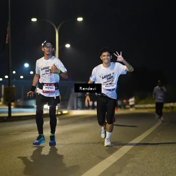 Runner Photo 7775004