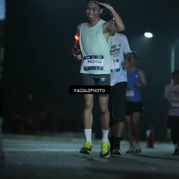 Runner Photo 7775049