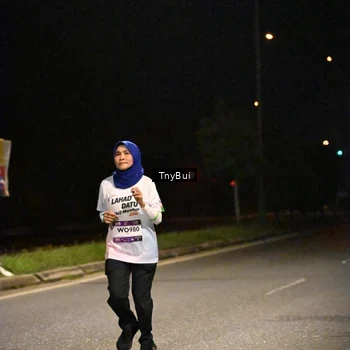 Runner Photo 7775063