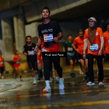 Runner Photo 7775082