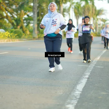 Runner Photo 7775088