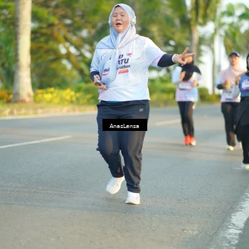Runner Photo 7775101
