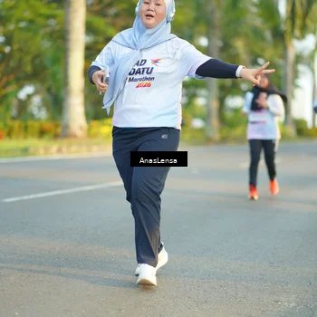Runner Photo 7775103