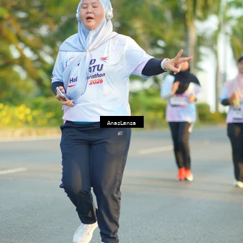 Runner Photo 7775104