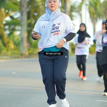 Runner Photo 7775105