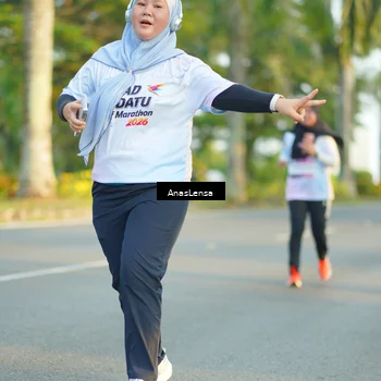 Runner Photo 7775112