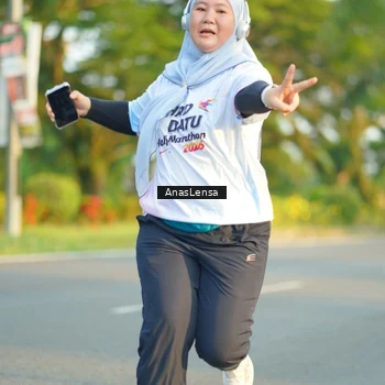 Runner Photo 7775120