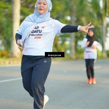 Runner Photo 7775131