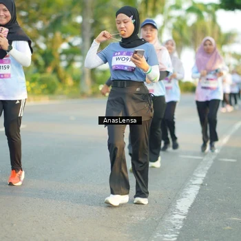 Runner Photo 7775149