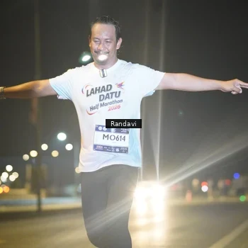 Runner Photo 7775156