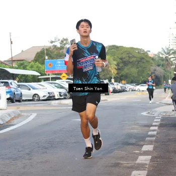 Runner Photo 7775260