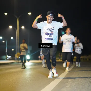 Runner Photo 7775264