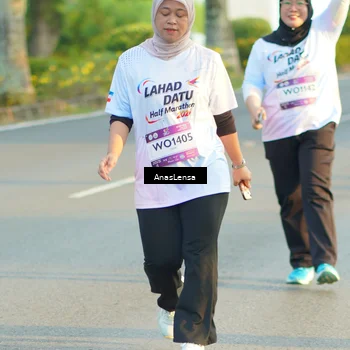 Runner Photo 7775305