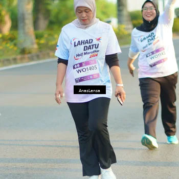 Runner Photo 7775309