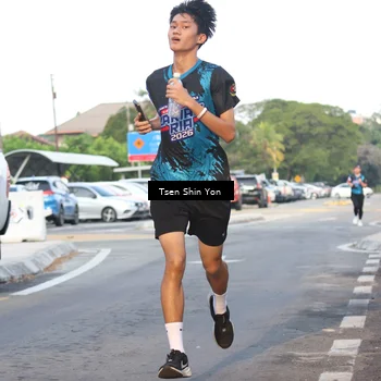 Runner Photo 7775312