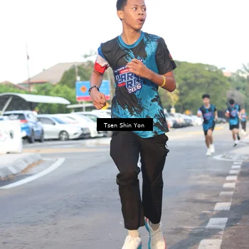 Runner Photo 7775313