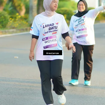 Runner Photo 7775342