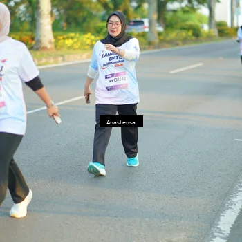 Runner Photo 7775370