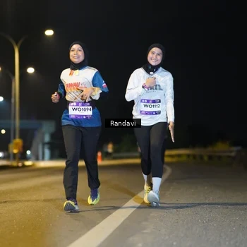 Runner Photo 7775379