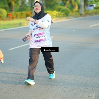 Runner Photo 7775399