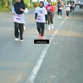 Runner Photo 7775418