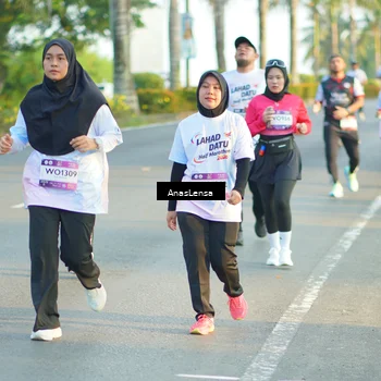 Runner Photo 7775425