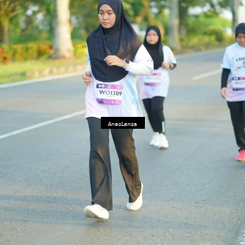 Runner Photo 7775464
