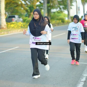 Runner Photo 7775469