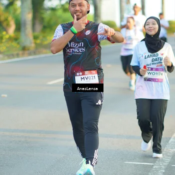 Runner Photo 7775587