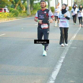 Runner Photo 7775595