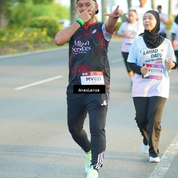 Runner Photo 7775601