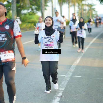 Runner Photo 7775613