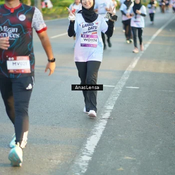 Runner Photo 7775650
