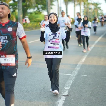 Runner Photo 7775662