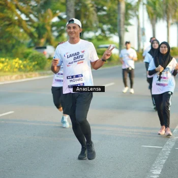 Runner Photo 7775671