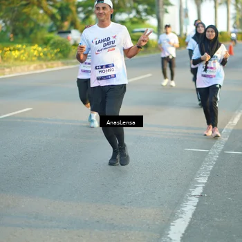 Runner Photo 7775678
