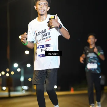 Runner Photo 7775679