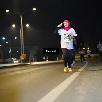 Runner Photo 7775757