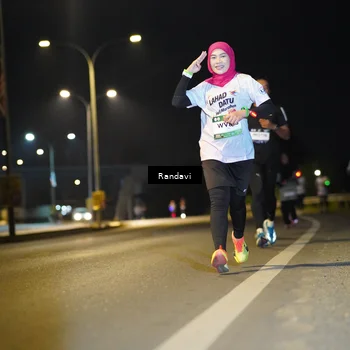 Runner Photo 7775772