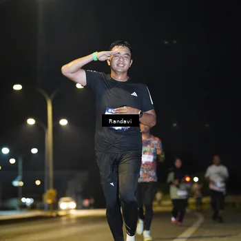 Runner Photo 7775792