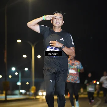 Runner Photo 7775811