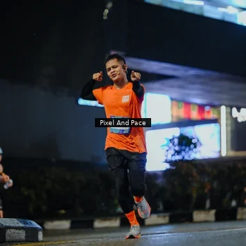 Runner Photo 7775899