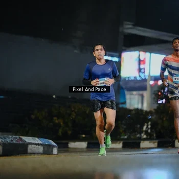 Runner Photo 7775913