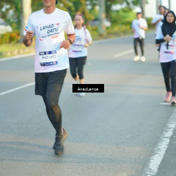 Runner Photo 7775925