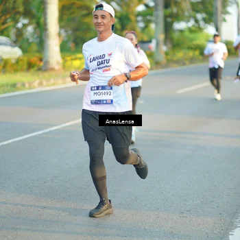 Runner Photo 7775941