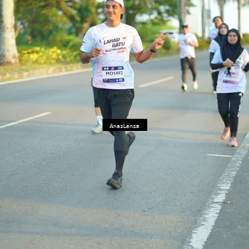 Runner Photo 7775943