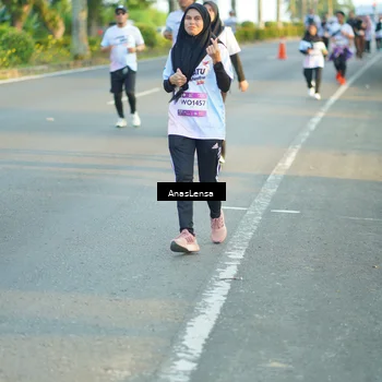 Runner Photo 7775951