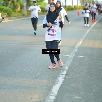 Runner Photo 7775973