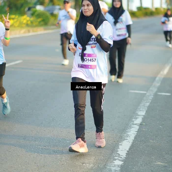 Runner Photo 7775987