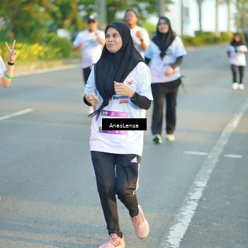 Runner Photo 7776023